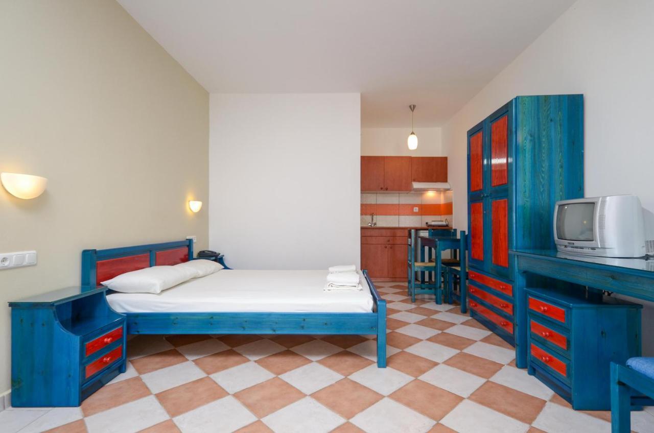 Hotel Fanis Agia Anna  Exterior photo